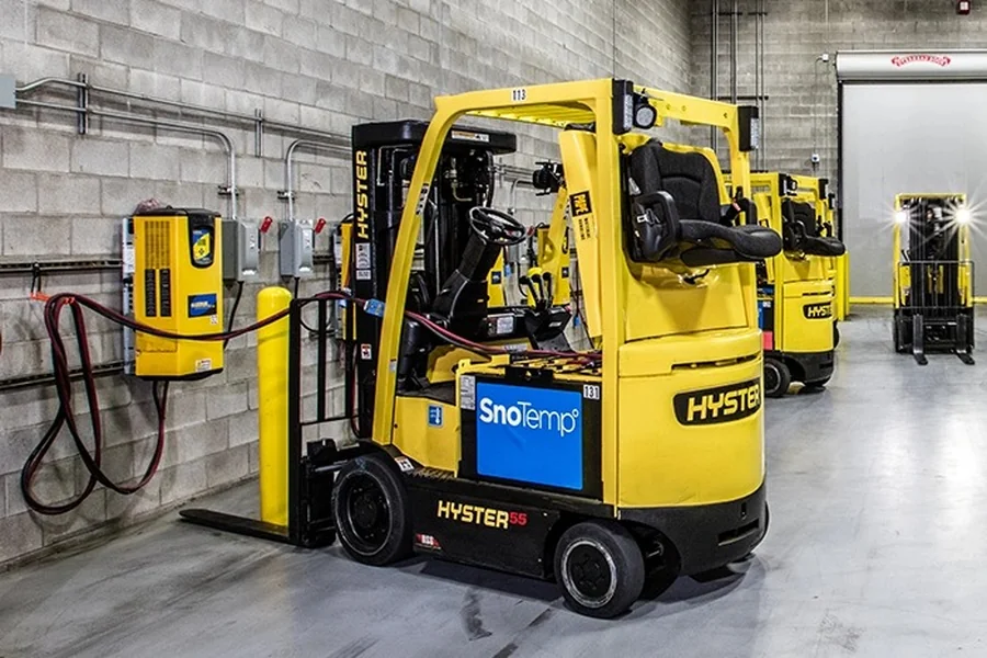 Power and Performance: Smart Forklift Rental Solutions in Monterrey with HS Forklifts and Industrial Equipment Industrial Equipment